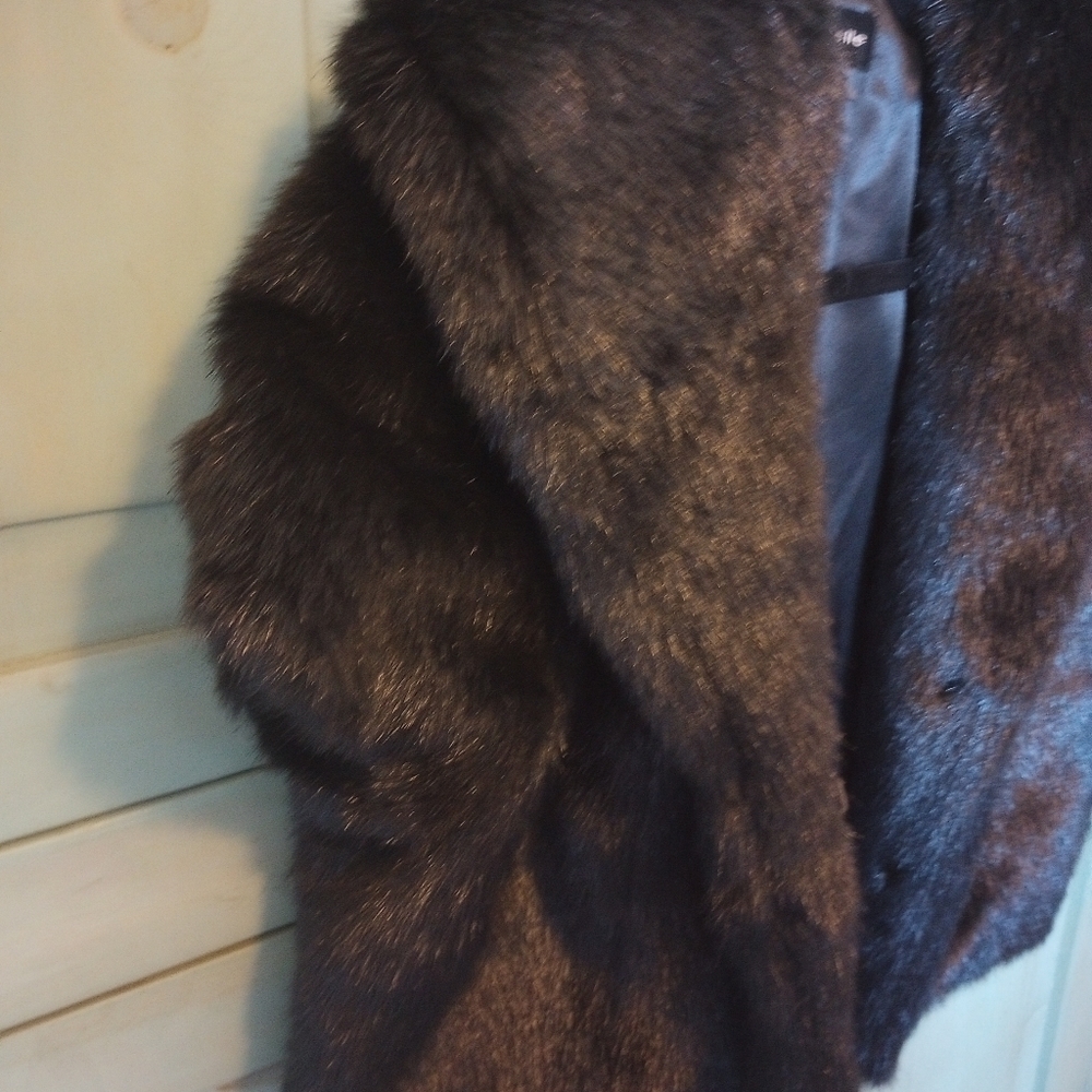Sleeveless Vest - Picture 4 of 4